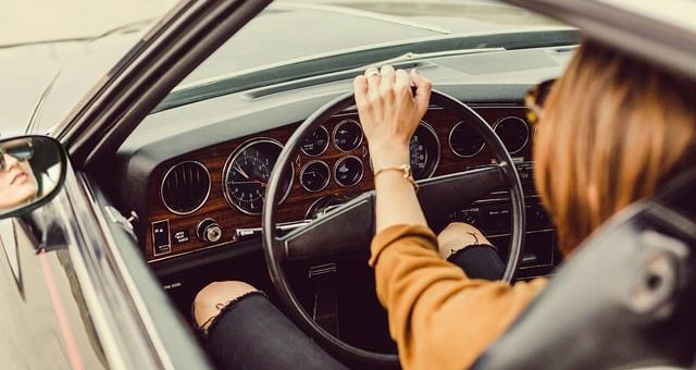 Women driving shoes feature